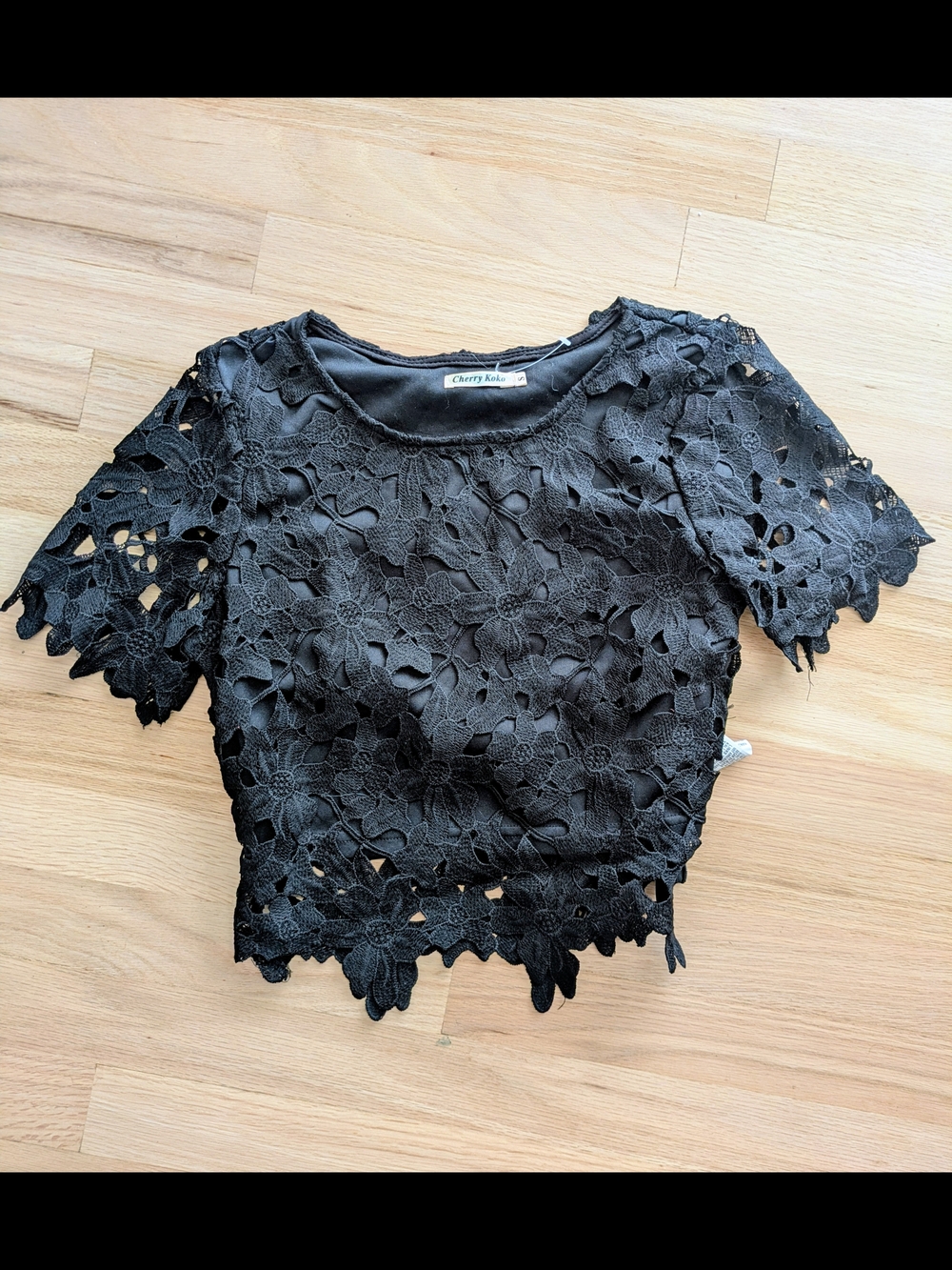 Vintage Black Floral Lace Crop Top